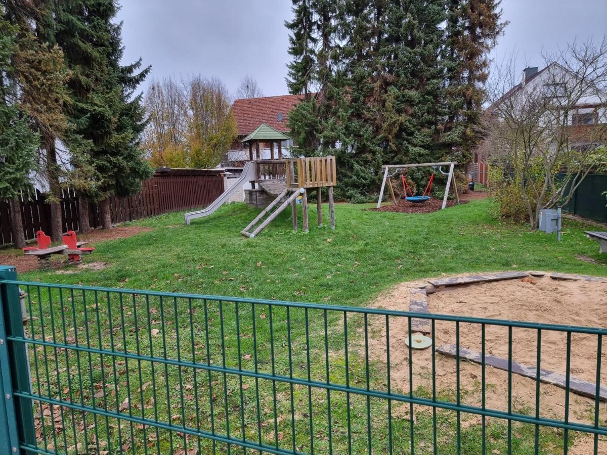 Gaestehaus-Ferienwohnung-Appartement Mit Terrasse - Naehe Kliniken/ Herzzentrum Bad Oeynhausen Bagian luar foto