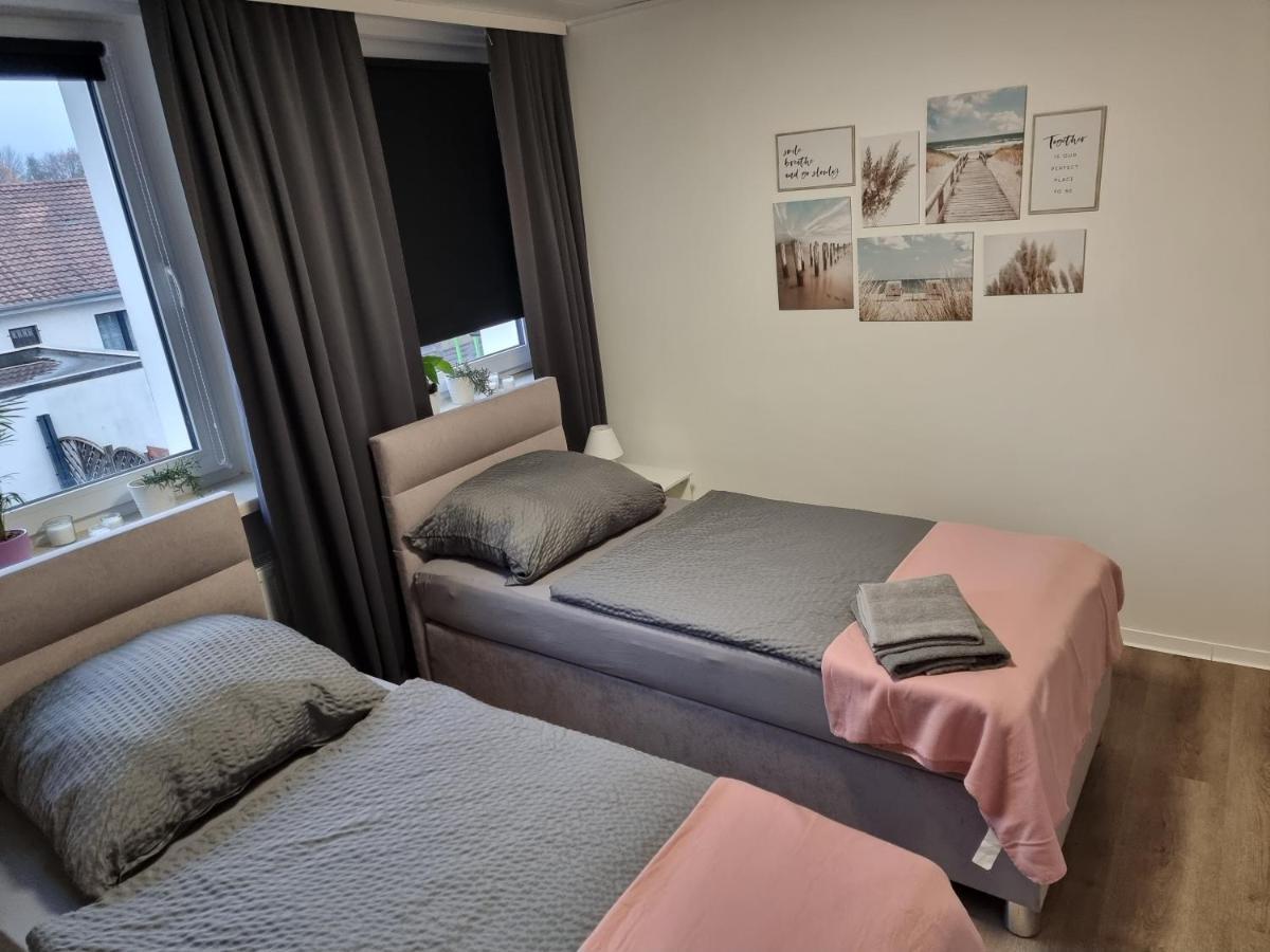 Gaestehaus-Ferienwohnung-Appartement Mit Terrasse - Naehe Kliniken/ Herzzentrum Bad Oeynhausen Bagian luar foto