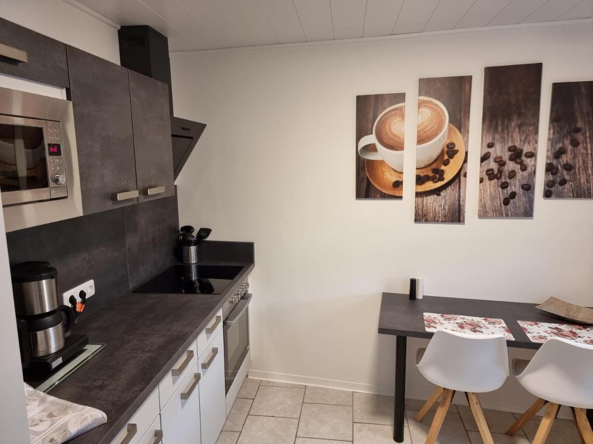 Gaestehaus-Ferienwohnung-Appartement Mit Terrasse - Naehe Kliniken/ Herzzentrum Bad Oeynhausen Bagian luar foto