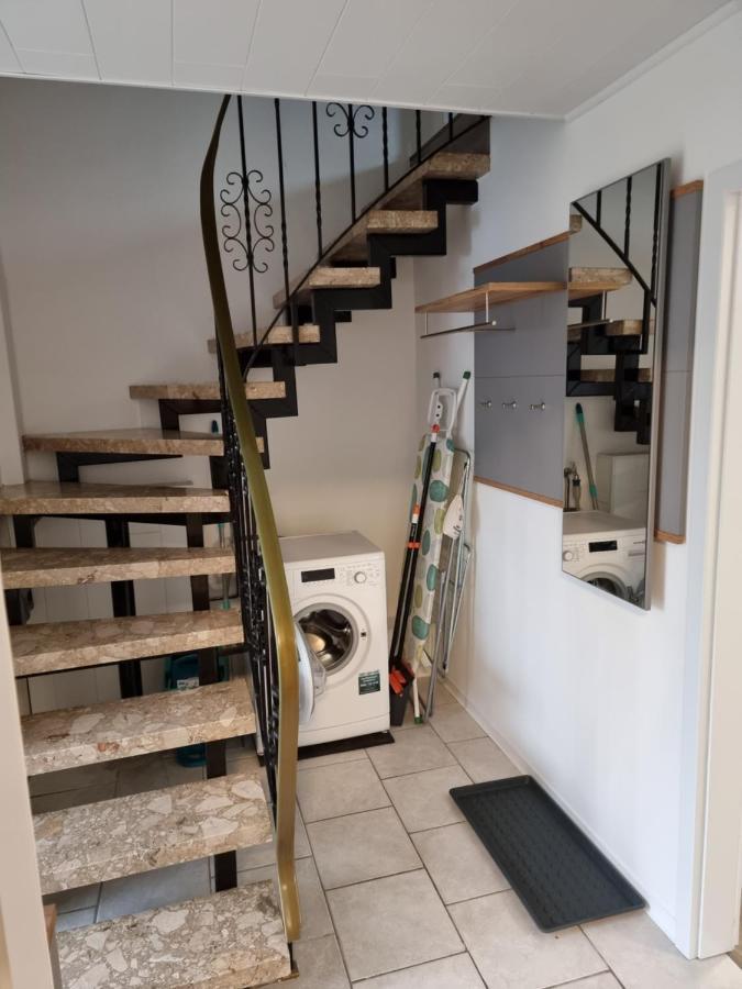 Gaestehaus-Ferienwohnung-Appartement Mit Terrasse - Naehe Kliniken/ Herzzentrum Bad Oeynhausen Bagian luar foto
